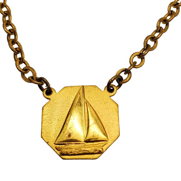 Sailboat Vintage Tie Clip Boating Gold Tone Tack Bar Chain Uneek - Picture 1 of 8